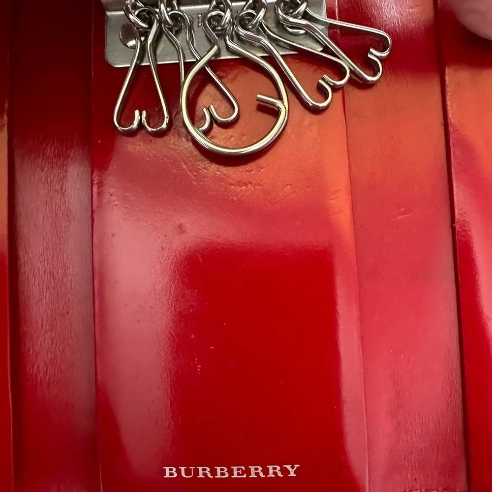 BURBERRY Designer Red Patend 5 Key Chain Holder Authentic